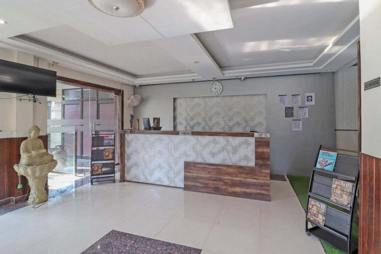 Capital O 76444 Hotel Hill-Top Inn Narendra Nagar Екстер'єр фото