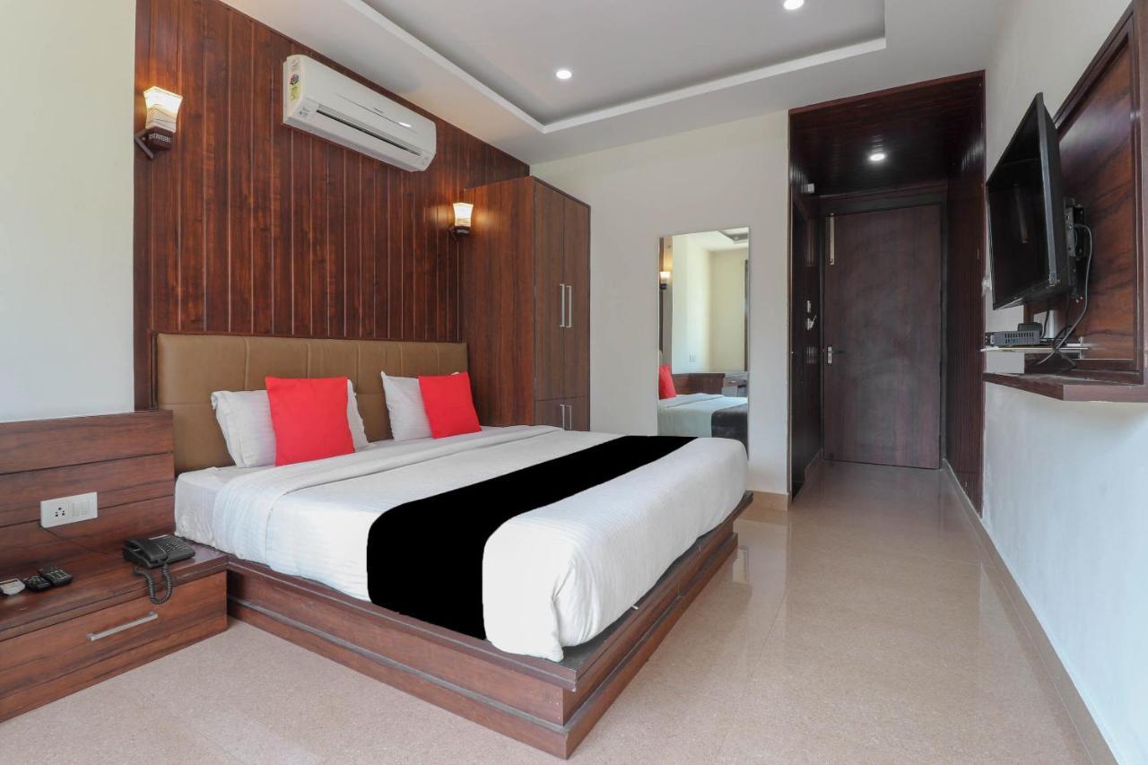 Capital O 76444 Hotel Hill-Top Inn Narendra Nagar Екстер'єр фото