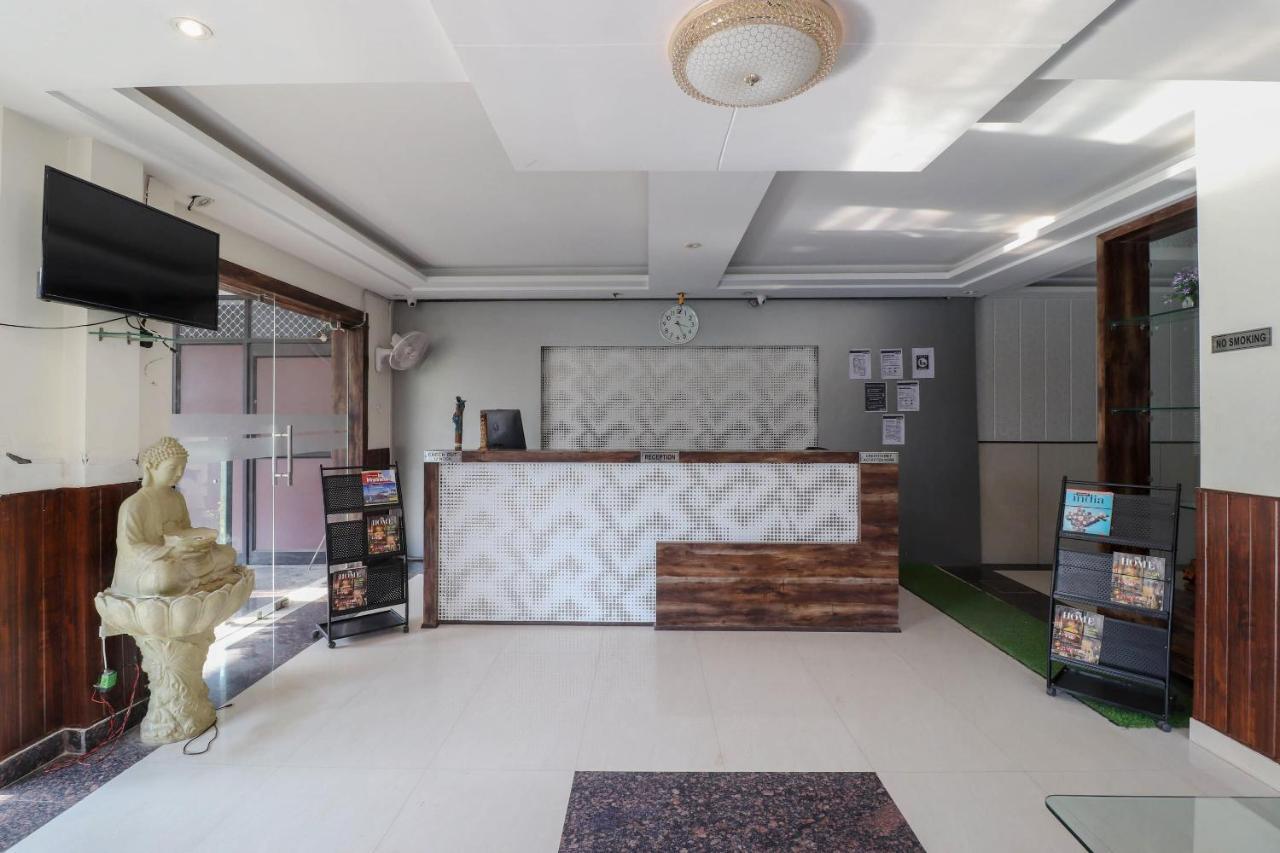 Capital O 76444 Hotel Hill-Top Inn Narendra Nagar Екстер'єр фото